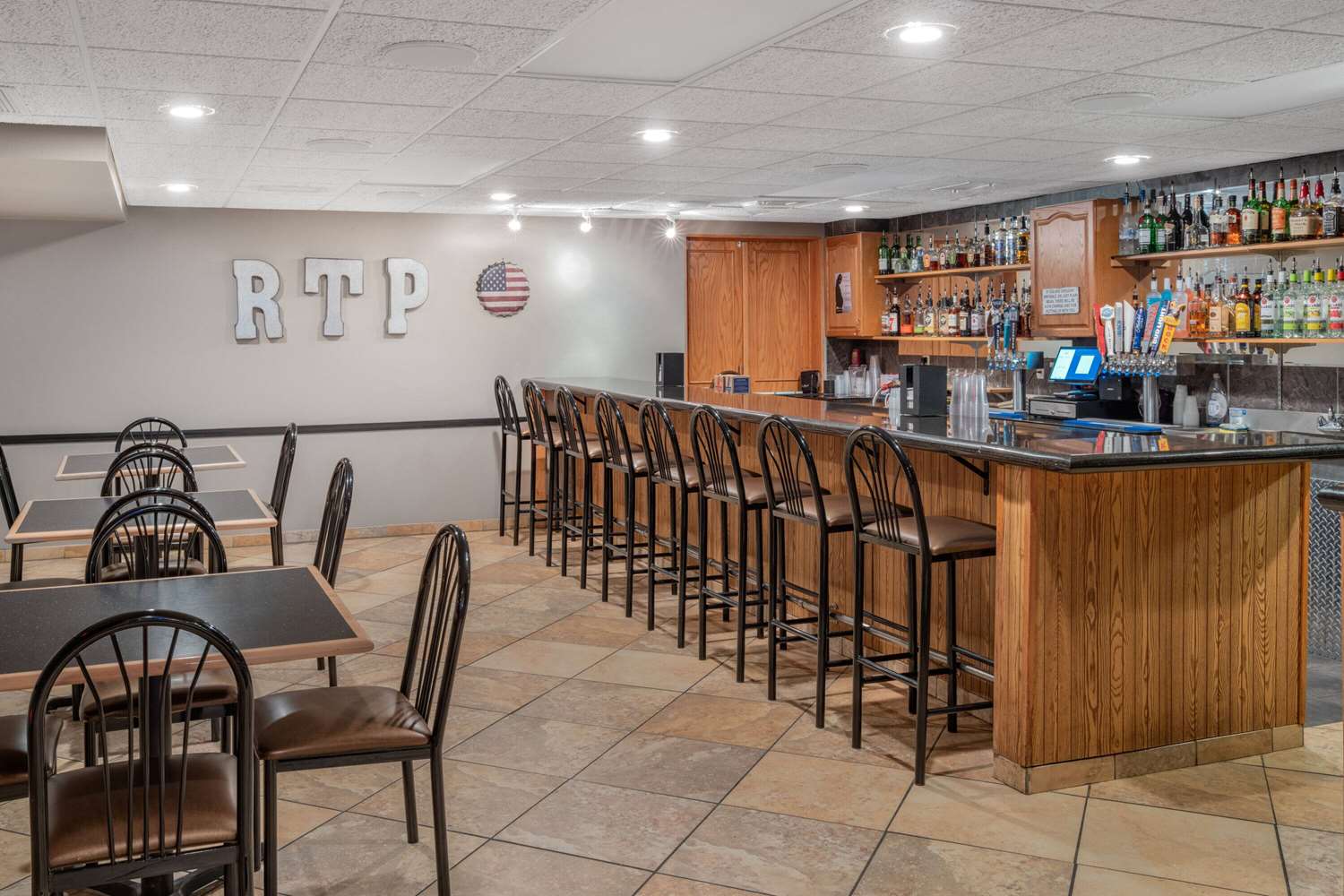 AmericInn by Wyndham Aberdeen Event Center 39/61