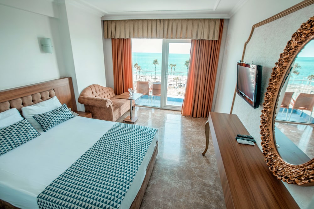 Kristal Beach Hotel 29/48