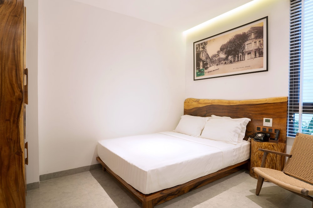 DELUXE, DOUBLE BED