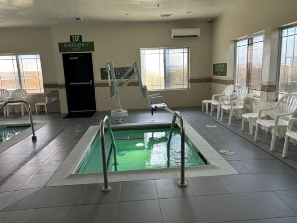 Holiday Inn & Suites Barstow 23/48