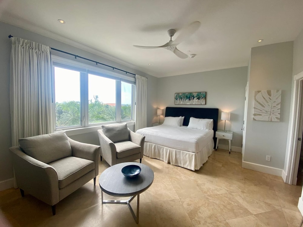 BIANCA SANDS ON GRACE BAY 26/78