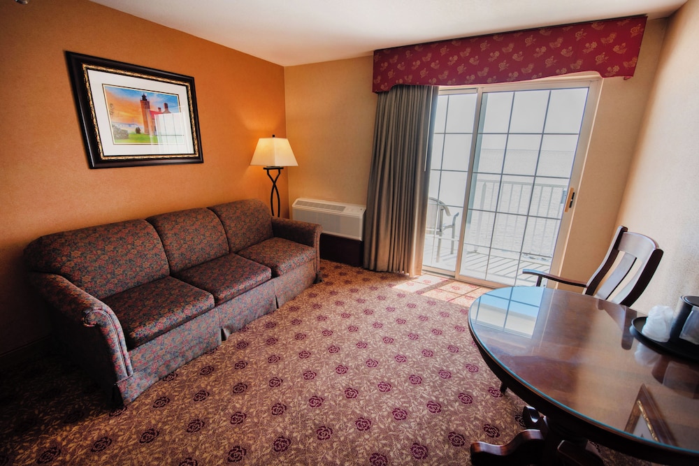 Hamilton Inn Select Beachfront 47/64