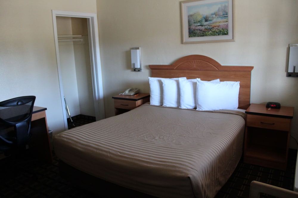 Riverside Inn & Suites Santa Cruz 20/56