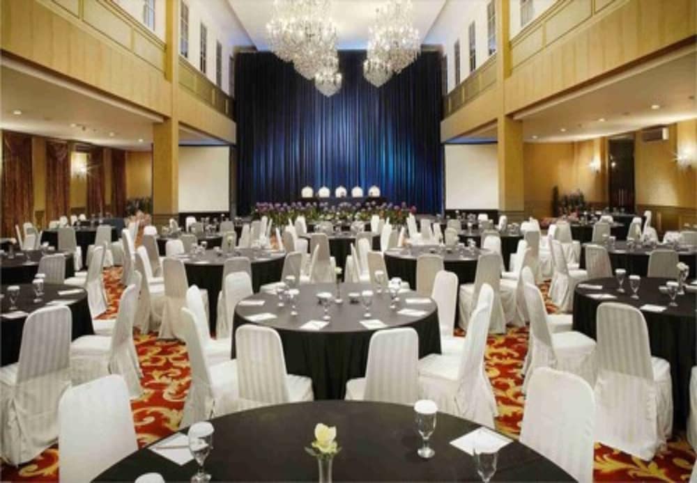 Gh Universal Bandung 40/50
