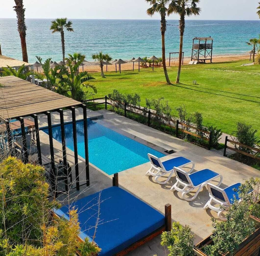 Turquoise Beach Resort Tyre 23/50