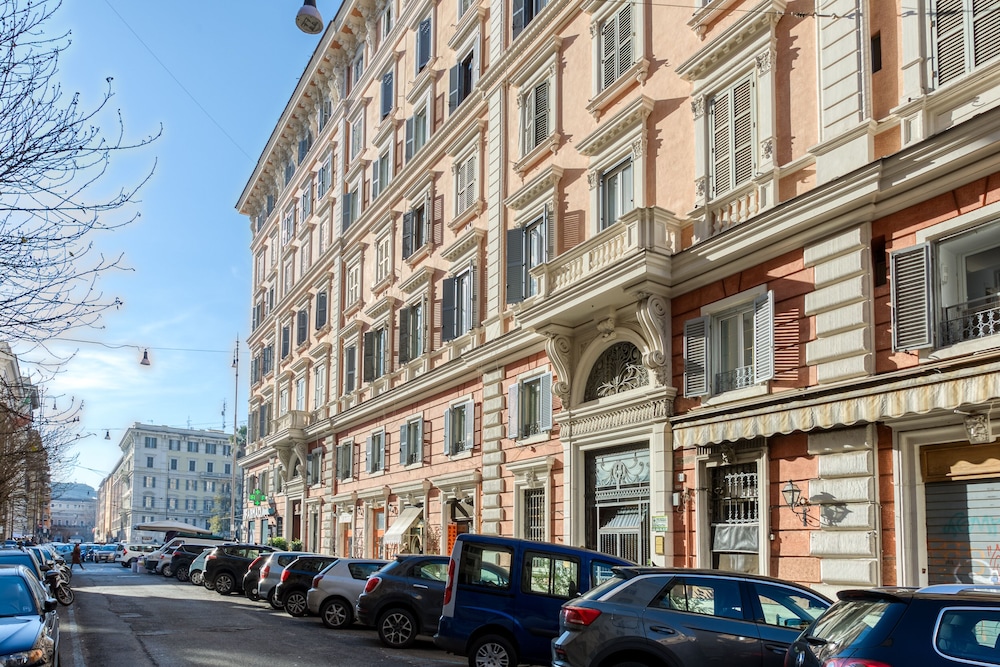 B B Le Suite Di Via Catone 68/69