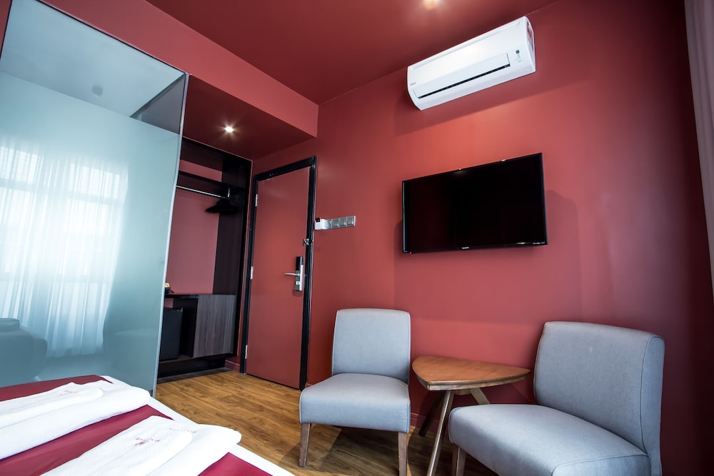 Bloommaze Boutique Hotel 49/69