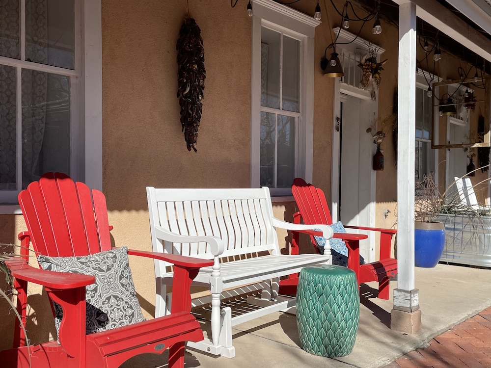 Painted Lady Bed & Brew 47/73
