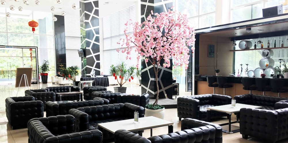 Symphony Suites Hotel 25/31