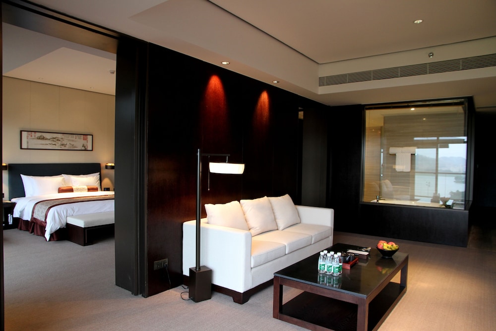 Shenzhen Castle Hotel 48/70