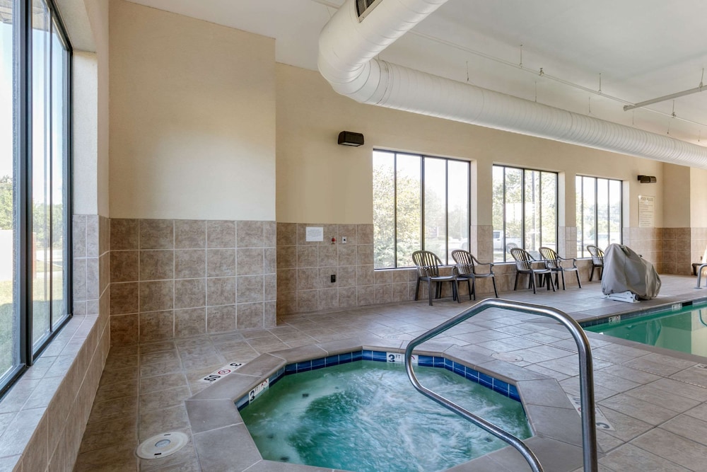 Comfort Inn Powell - Knoxville North 22/40