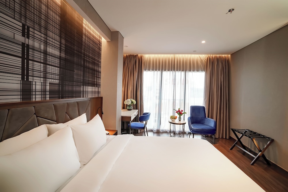 Nhat Ha Lavish Hotel 19/40