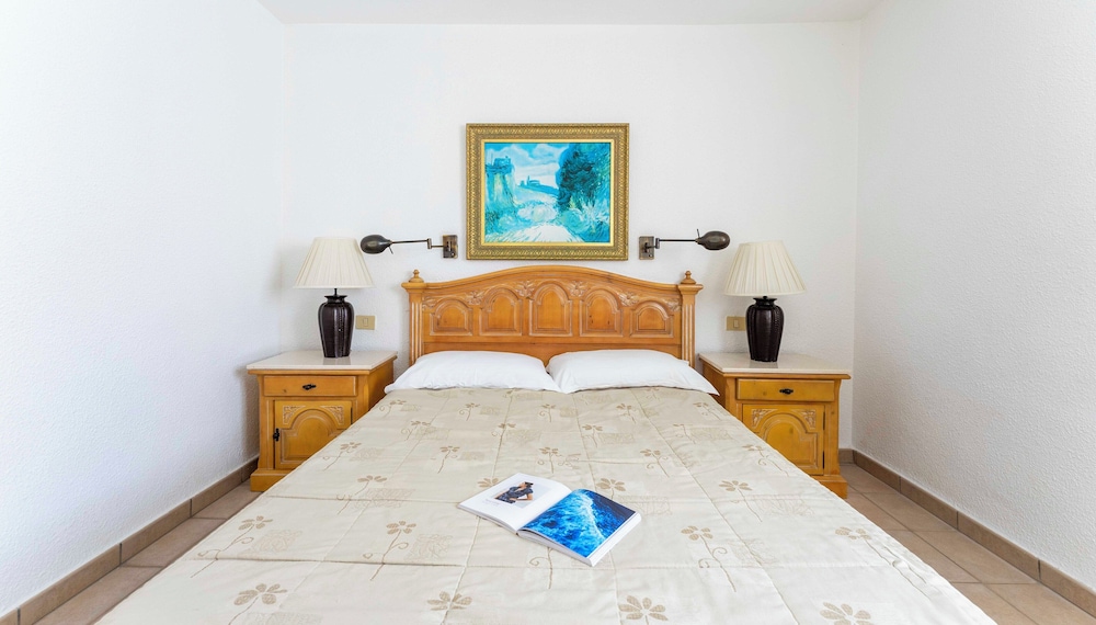 Beverly Hills Suites - Excel Hotels & Resorts 24/73