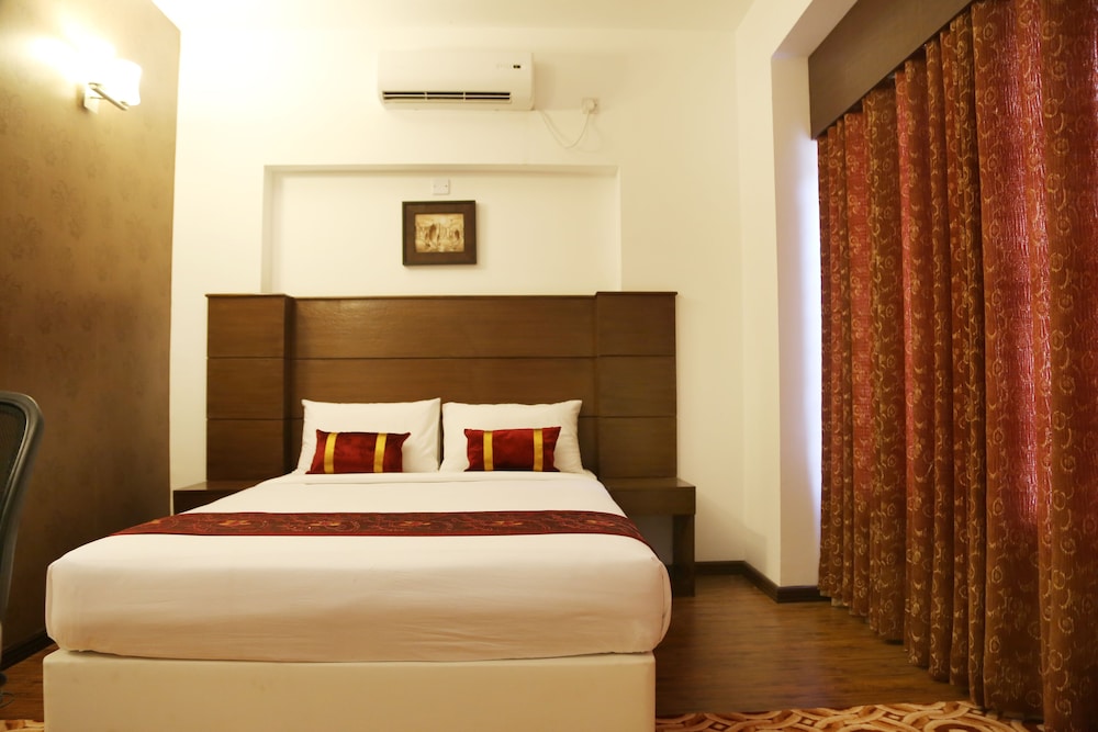 GRAND ORIENTAL HOTEL 15/60