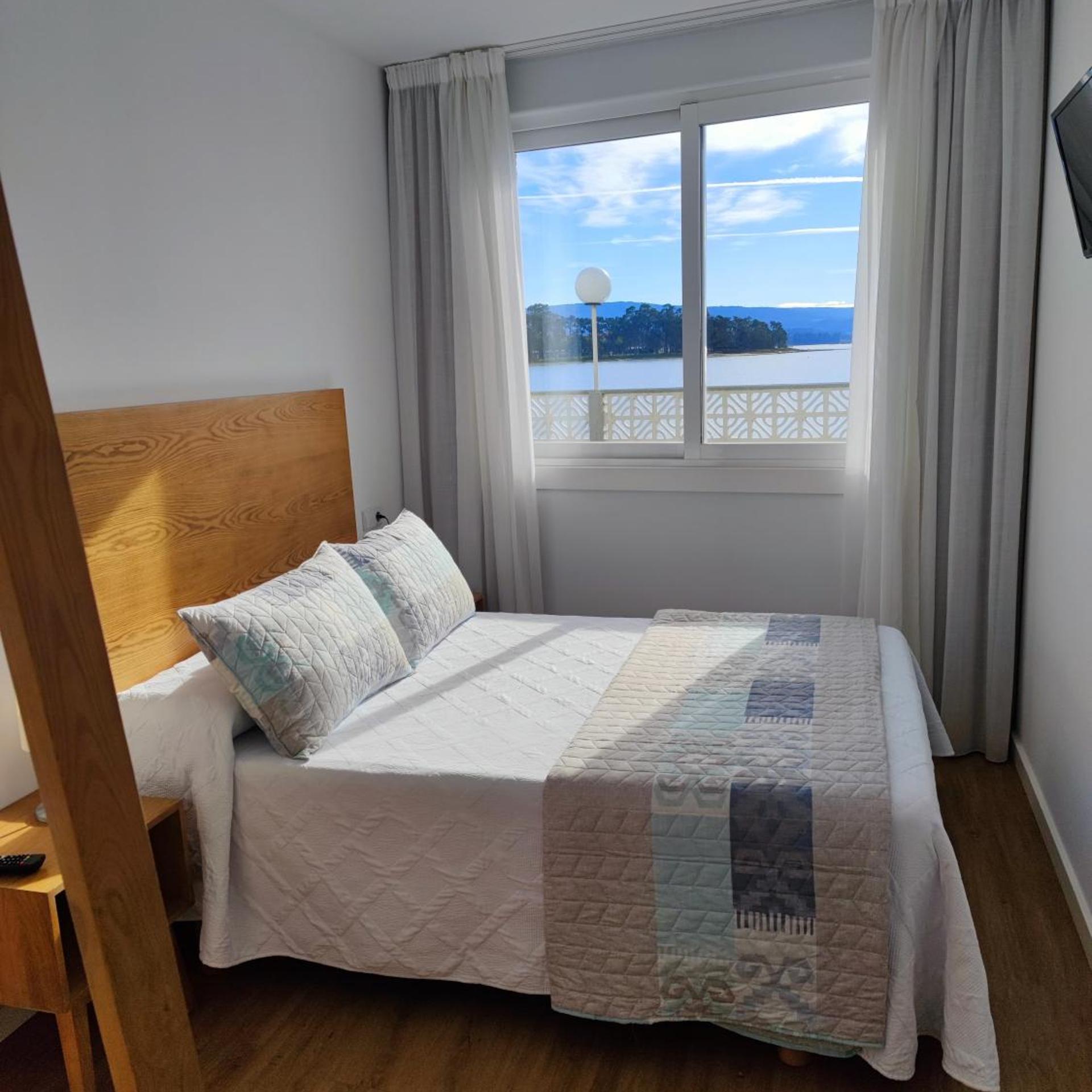 APARTAMENTOS LA TOJA 2/30