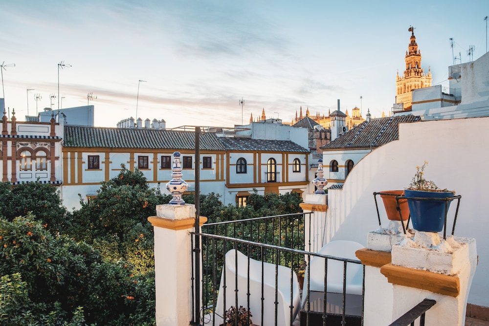 Hotel Boutique Elvira Plaza 67/72