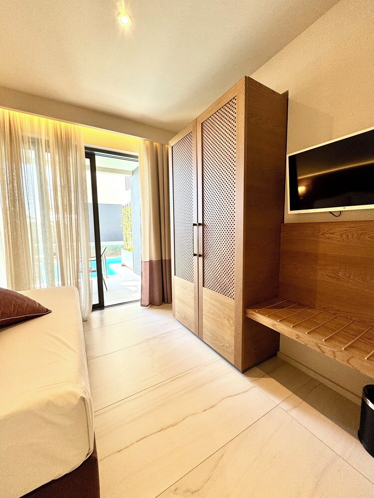 Serenity Suites 20/50