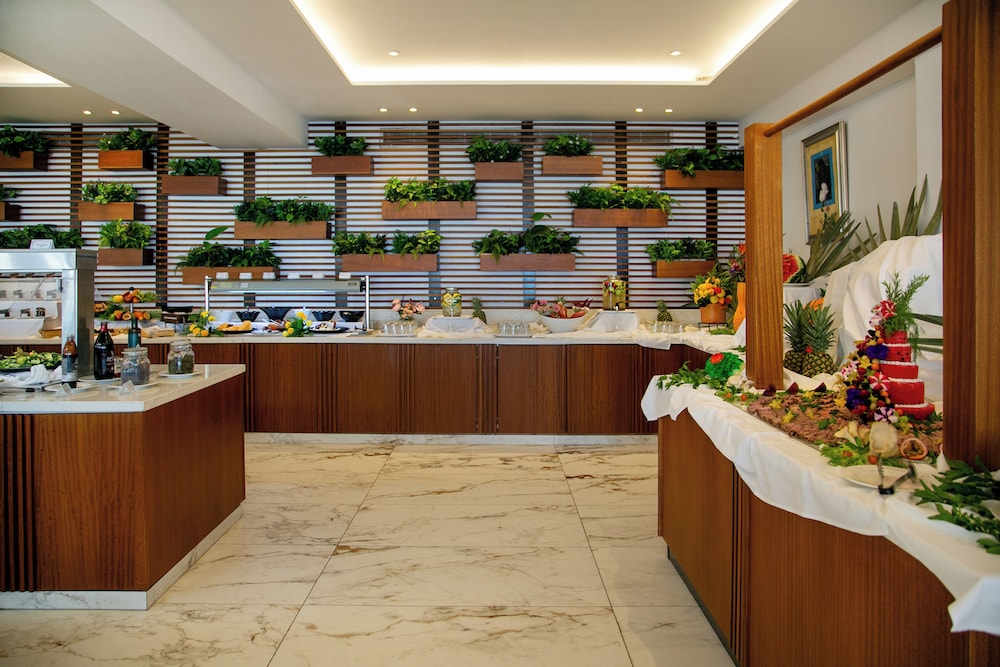 Asterias Beach Hotel 10/62