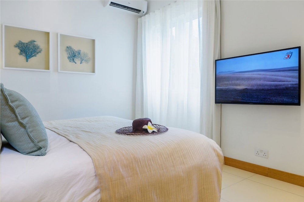 Myra Seafront Suites And Penthouses By Lov 29/56