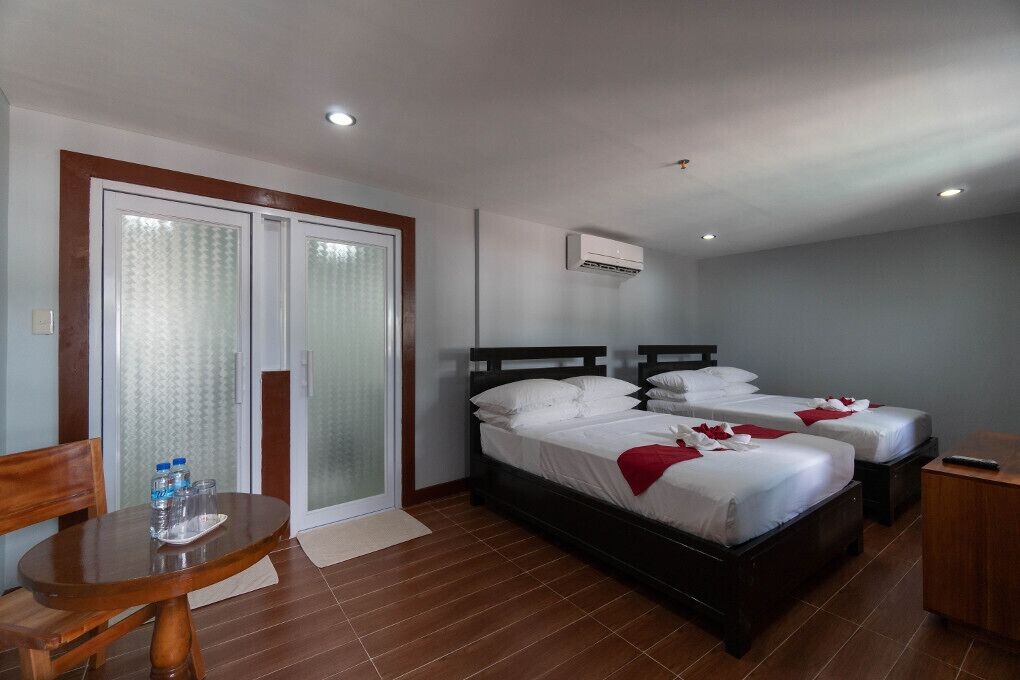 غرفة سوبيريور بسريرين كينج، One Averee Bay Hotel 6/6