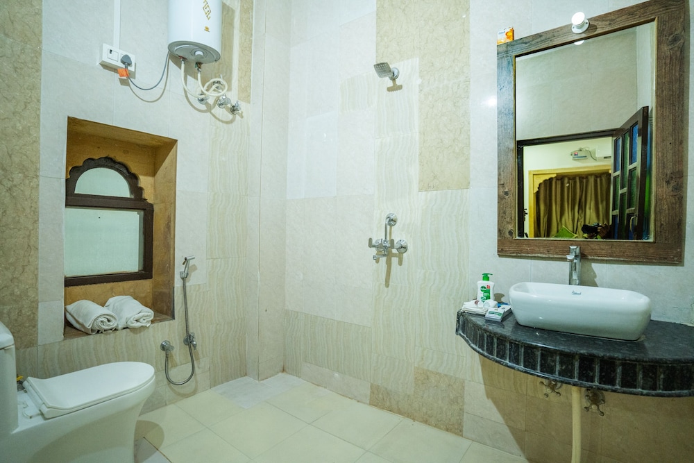 Hotel Marina Mahal 47/50