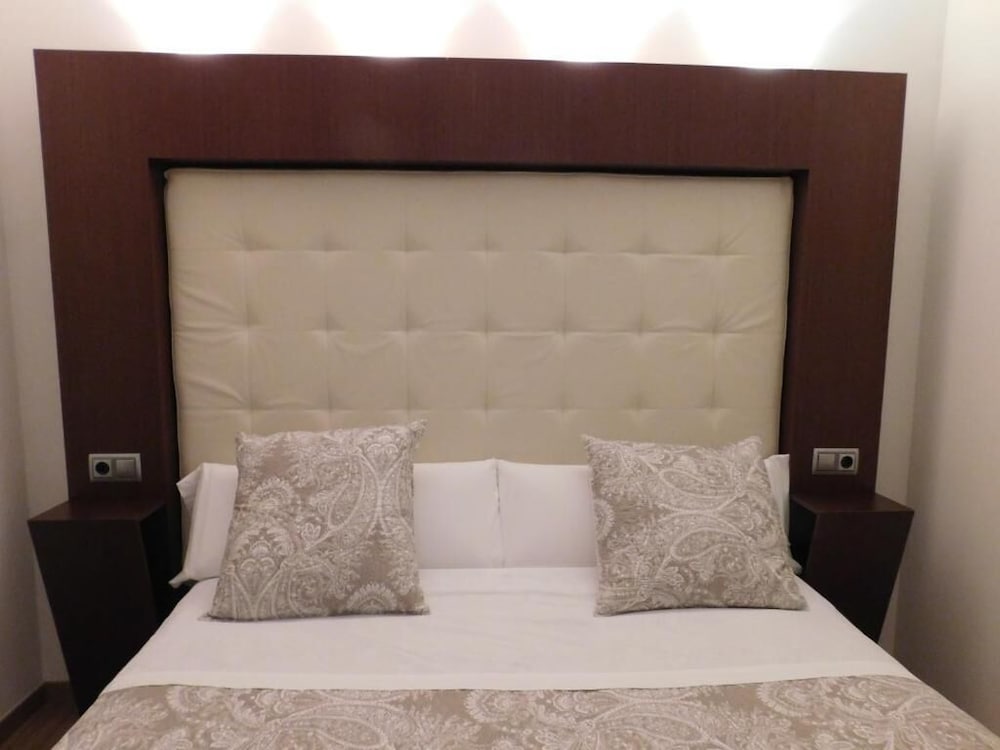 Hotel Canitas Spa 64/66