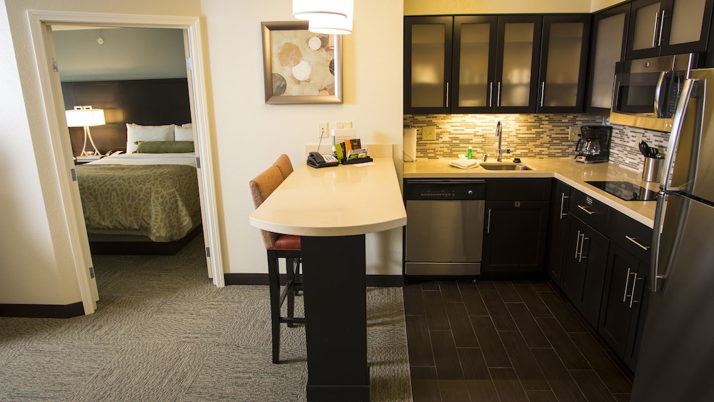 STAYBRIDGE SUITES LEXINGTON 46/55