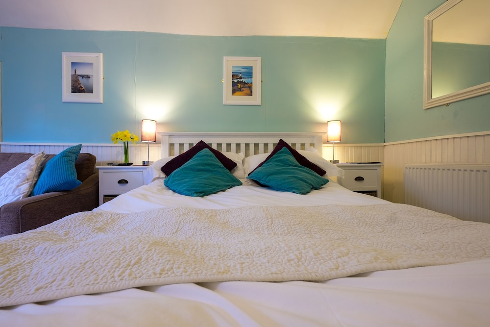 Broomfield House 13/50