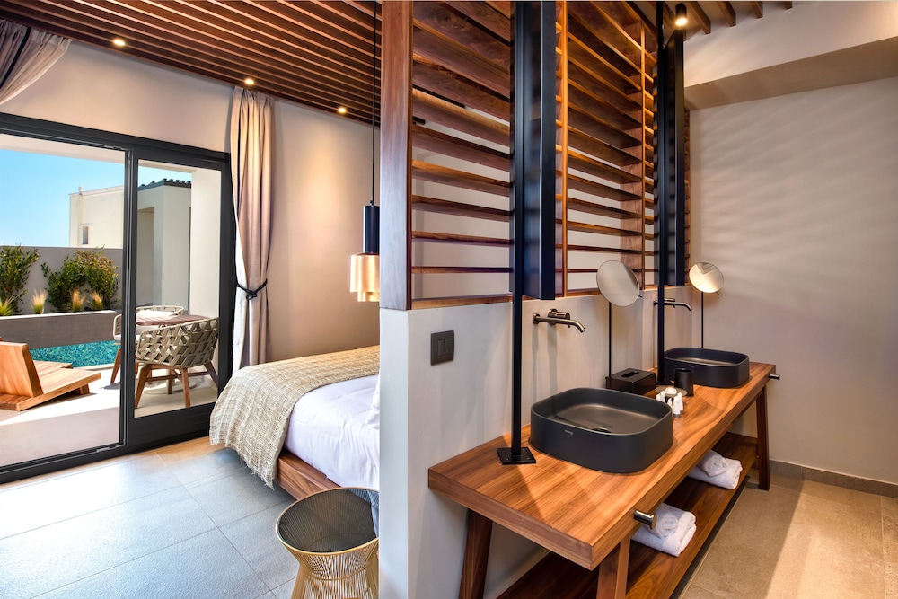 Uma Ray Suites 34/34