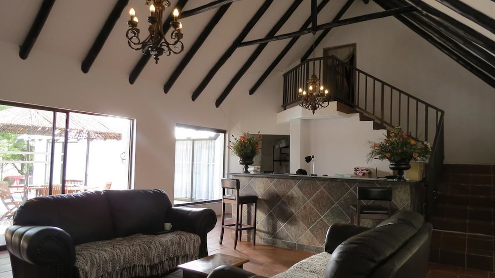 Pensao Guest Lodge 10/19