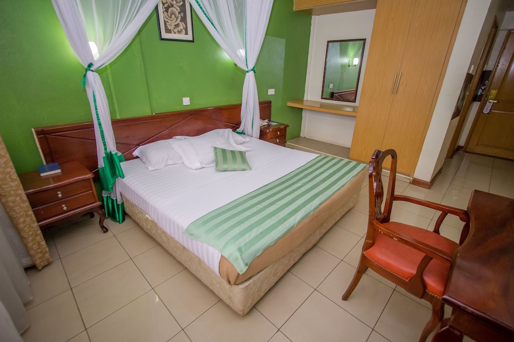 Holiday Express Hotel 24/74