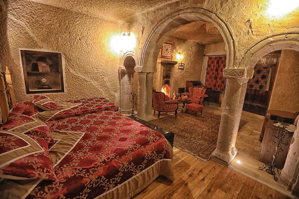 Traveller Apos S Cave Hotel 15/76