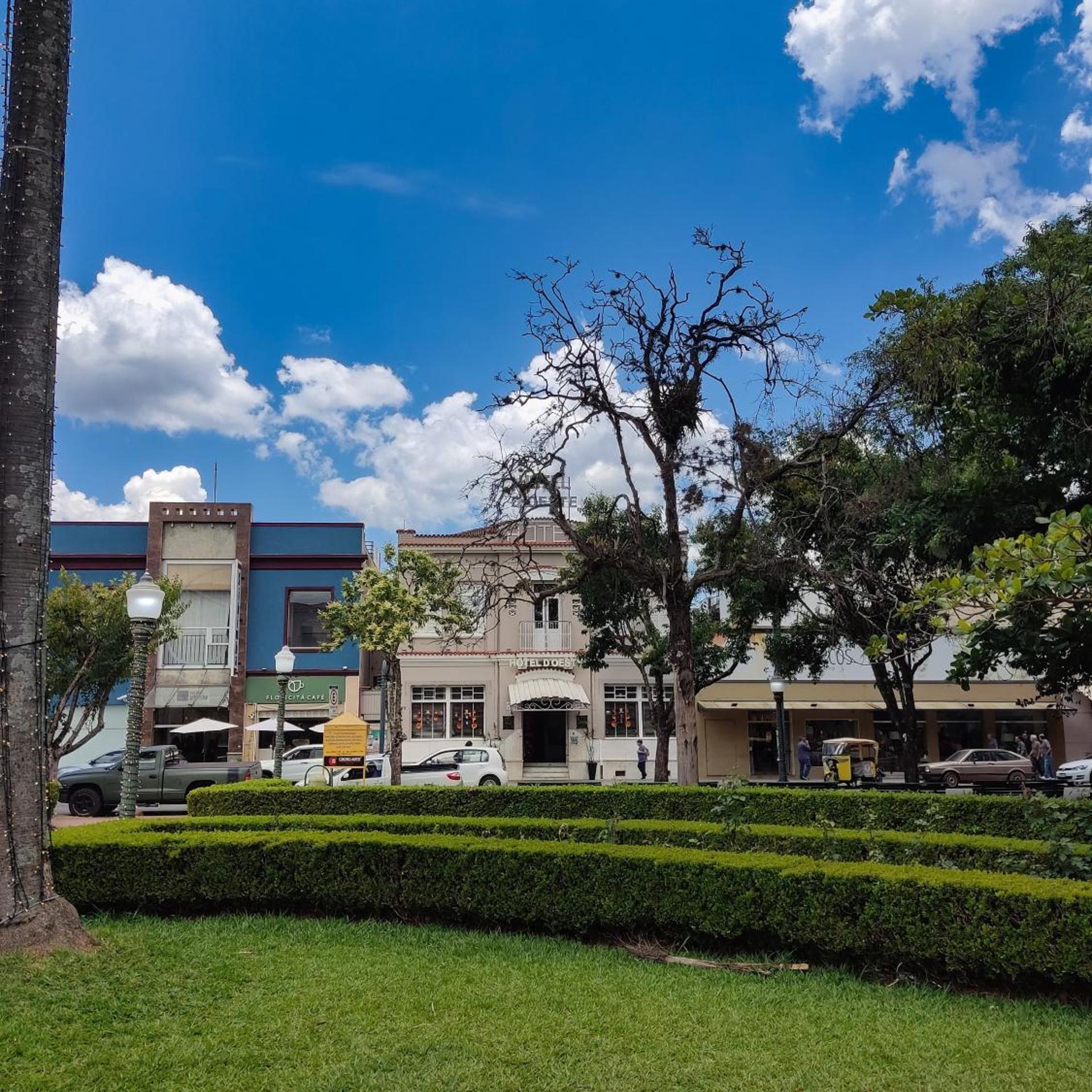 Hotel D Oeste 43/50