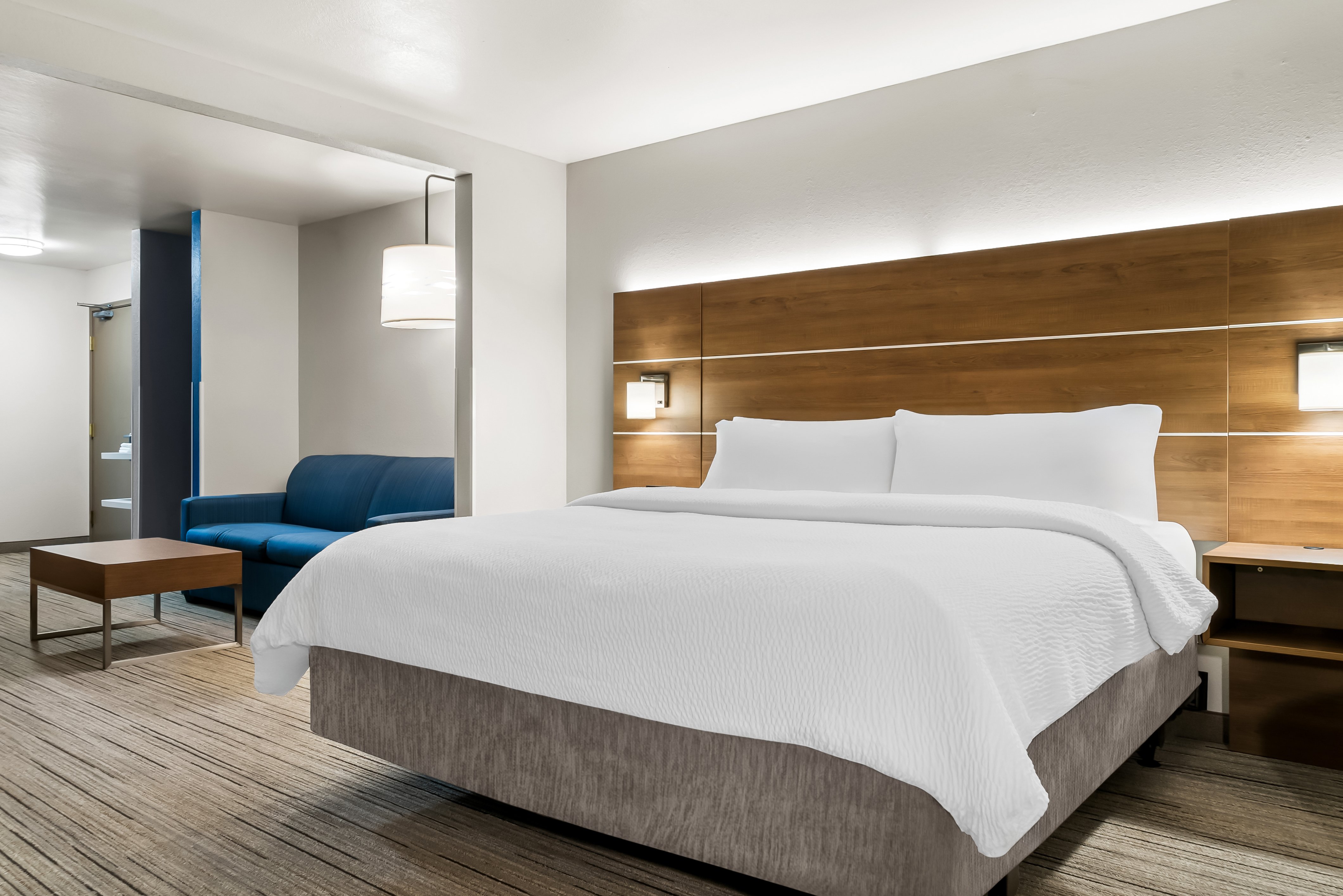 Suite, King Bed, Sofa