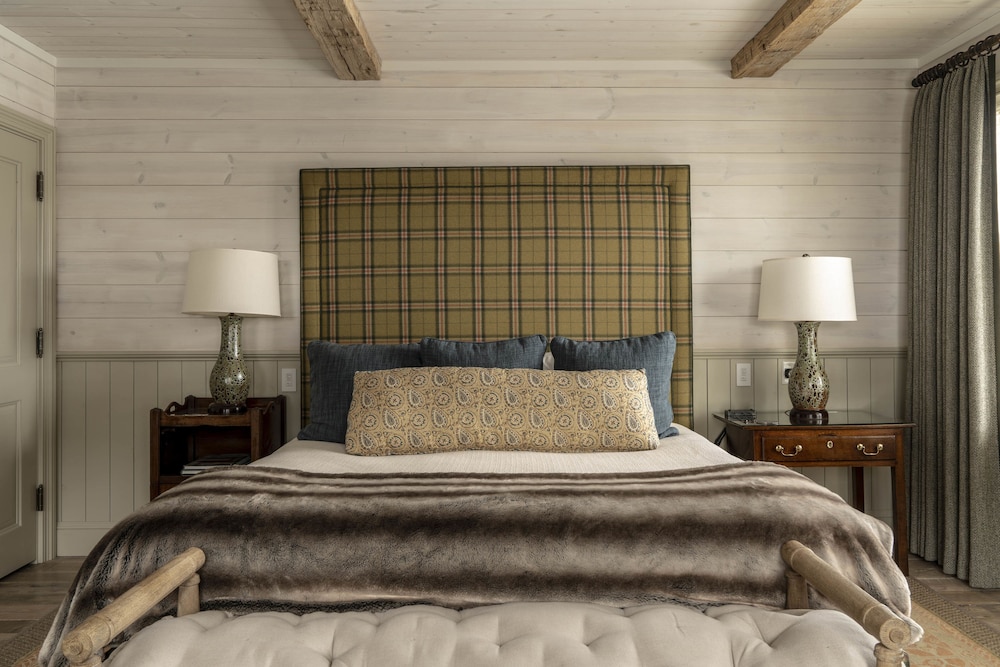 Eleven Experience Scarp Ridge Lodge 10/50