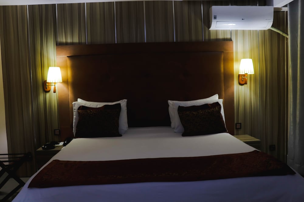 GOLDEN TULIP PORT HARCOURT 63/81