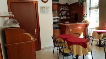 Hotel Mondial 43/55