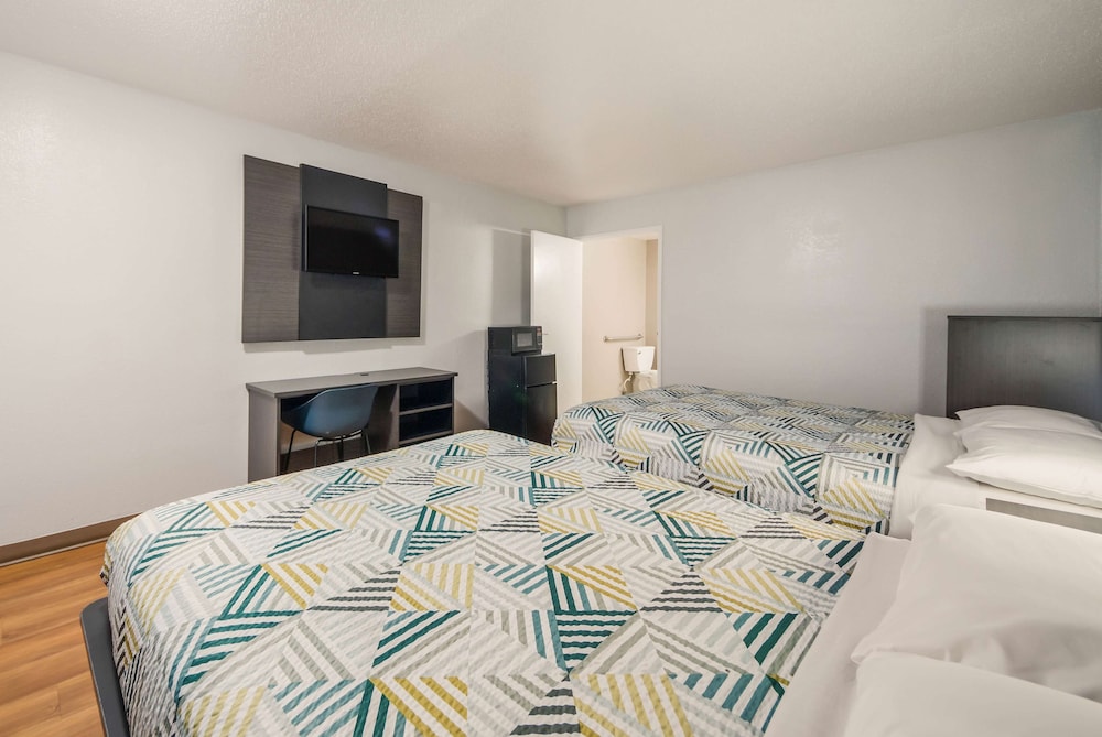 Motel6 Laredo, TX - North I-35 37/55