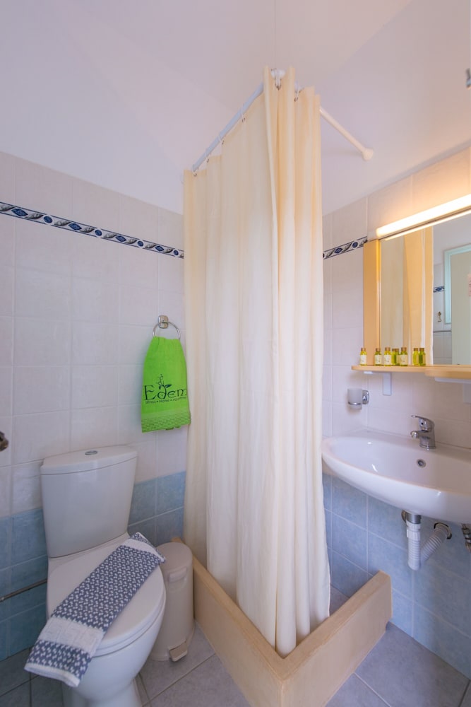 Edem Hotel Apartments 72/72
