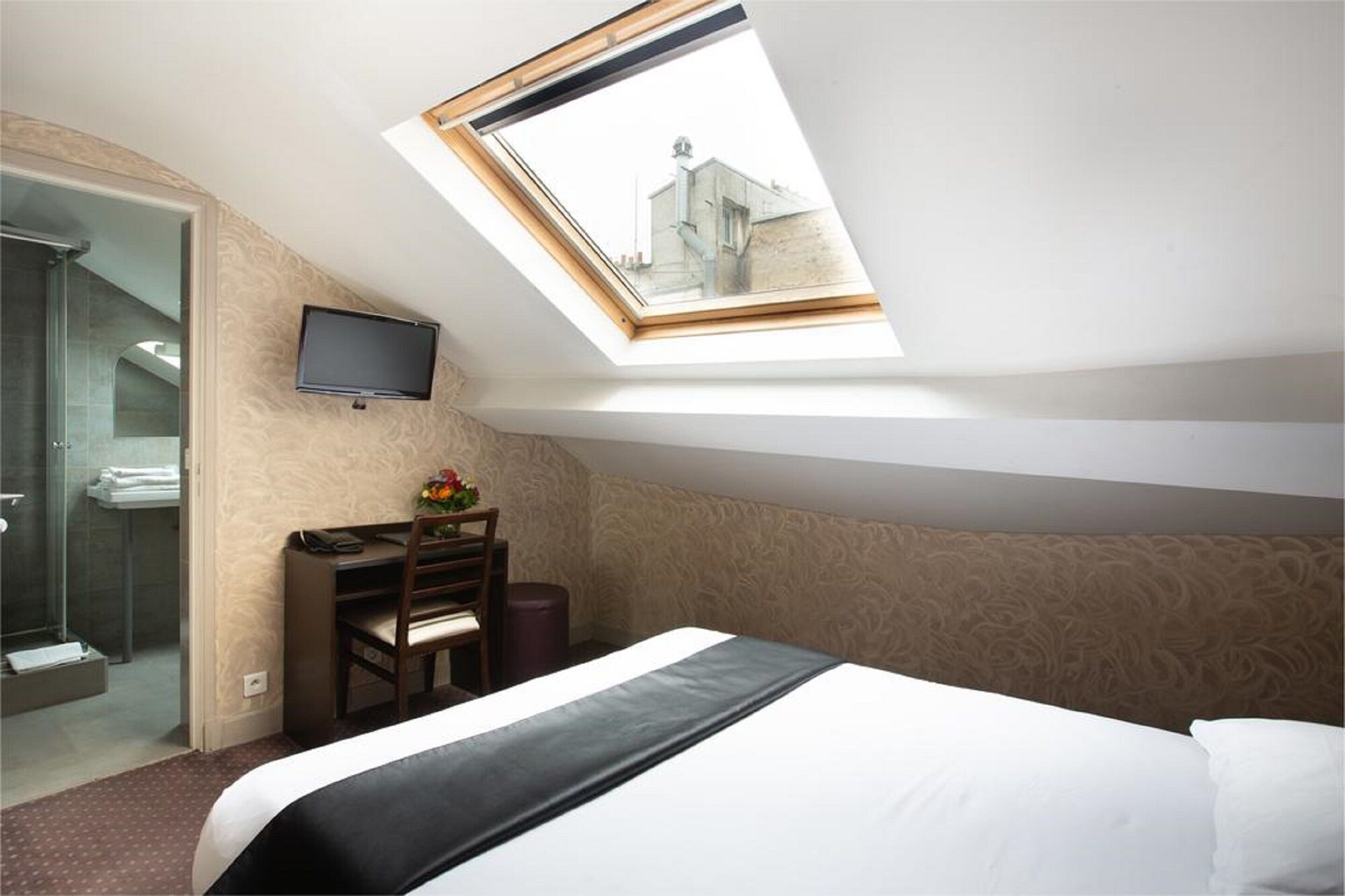 Room, Double Bed
