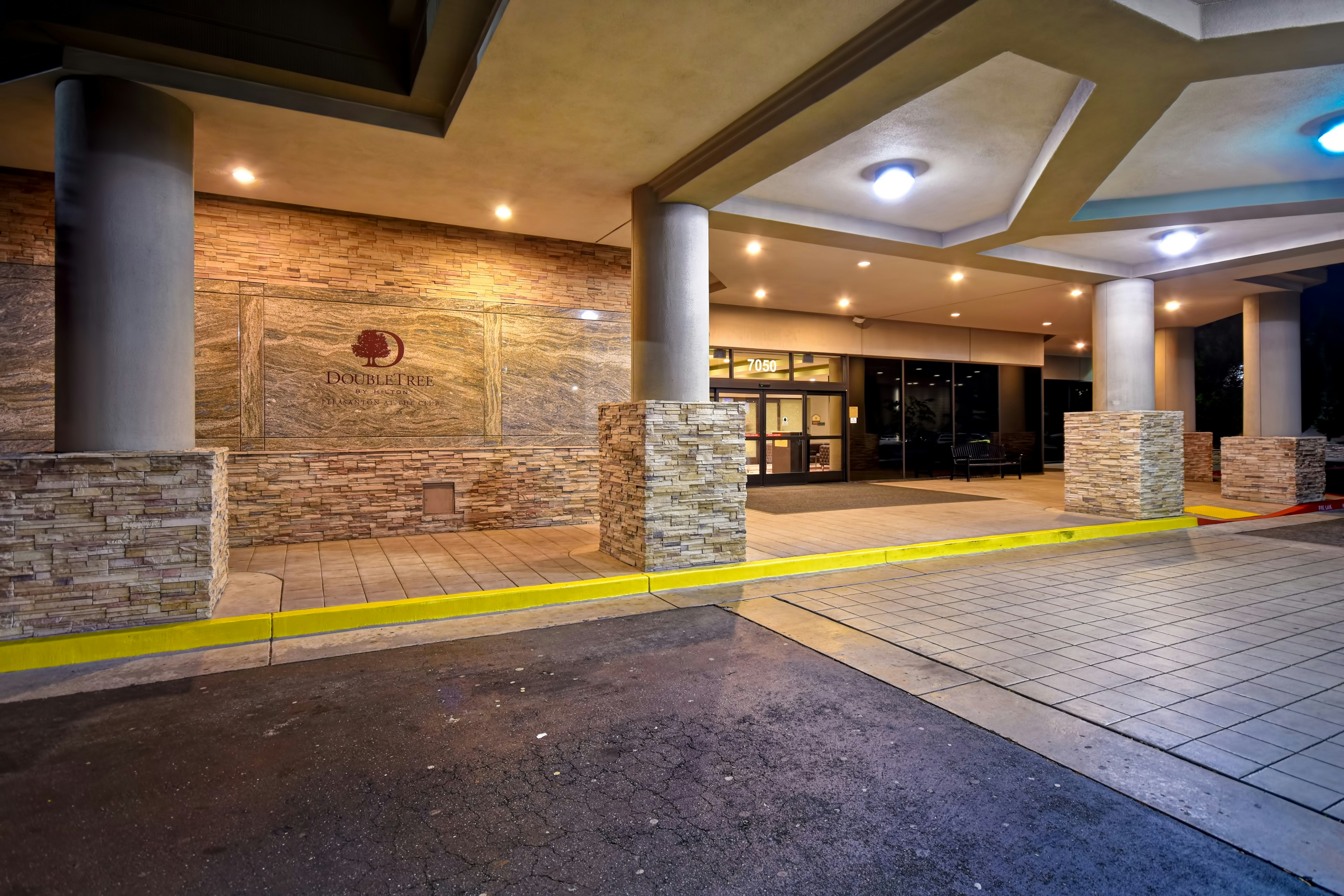DoubleTree by Hilton Hotel Pleasanton at the Club 62/70