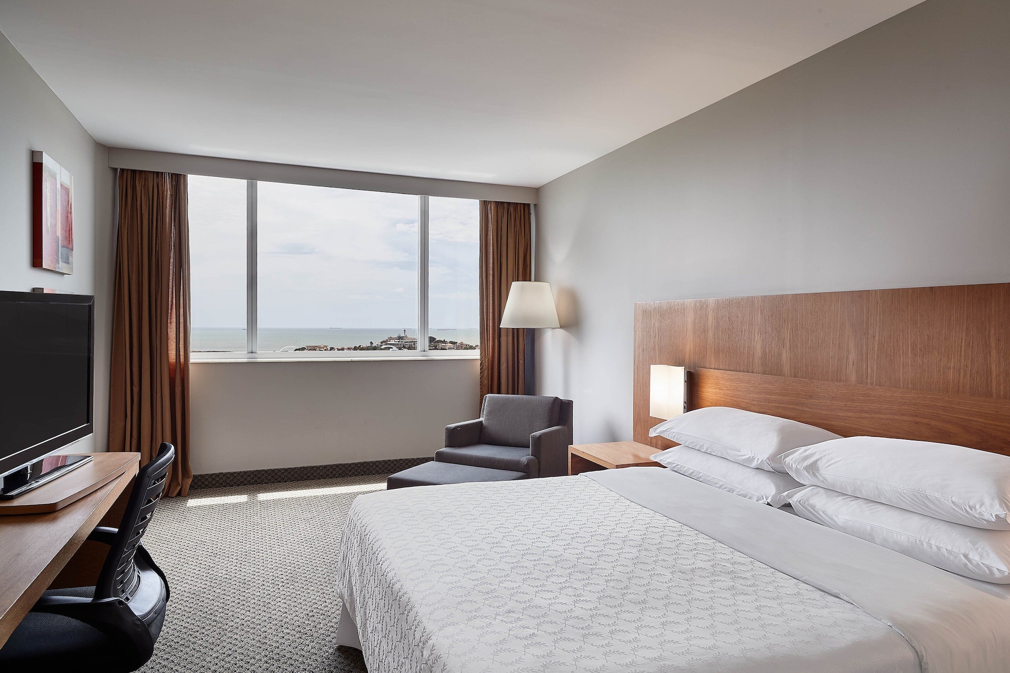 EXECUTIVE, KING BED, OCEAN VIEW, CLUB FLOOR