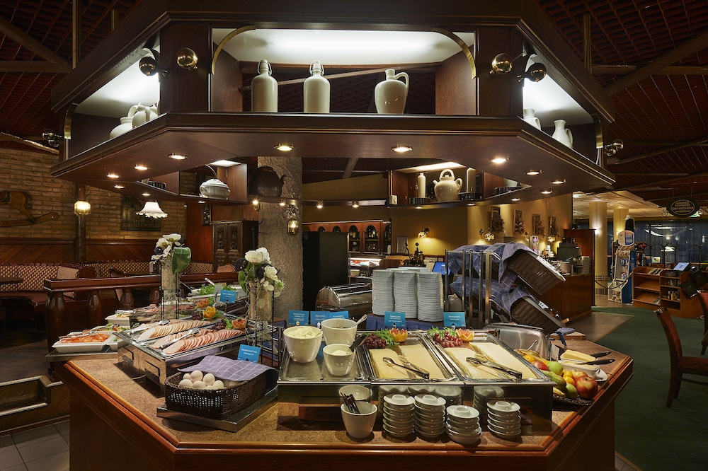 restaurant cafeteria
