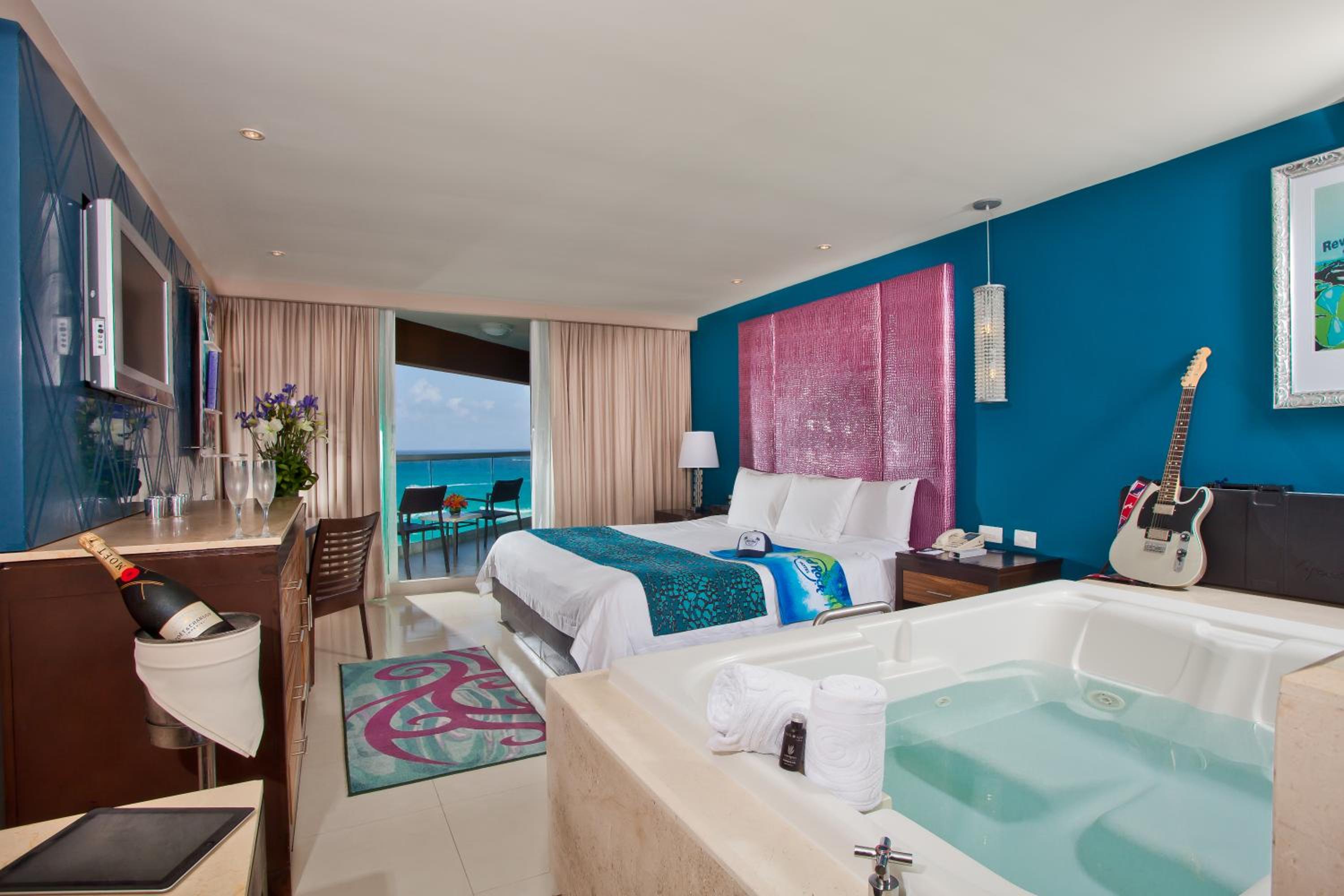 CLASSIC, DELUXE, KING BED, OCEAN VIEW