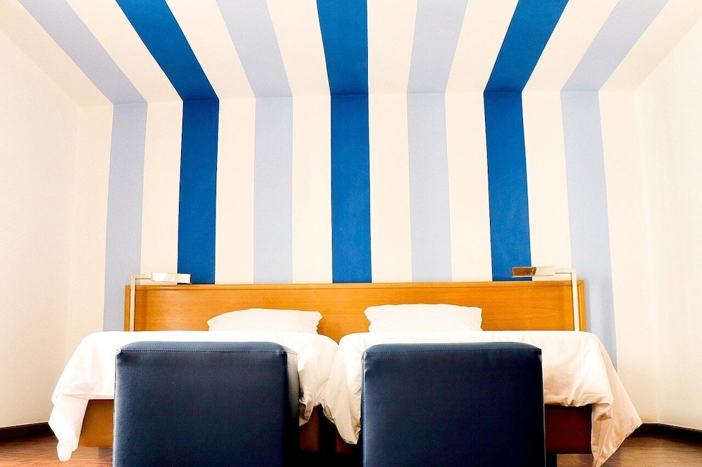Hotel Amparo 33/36