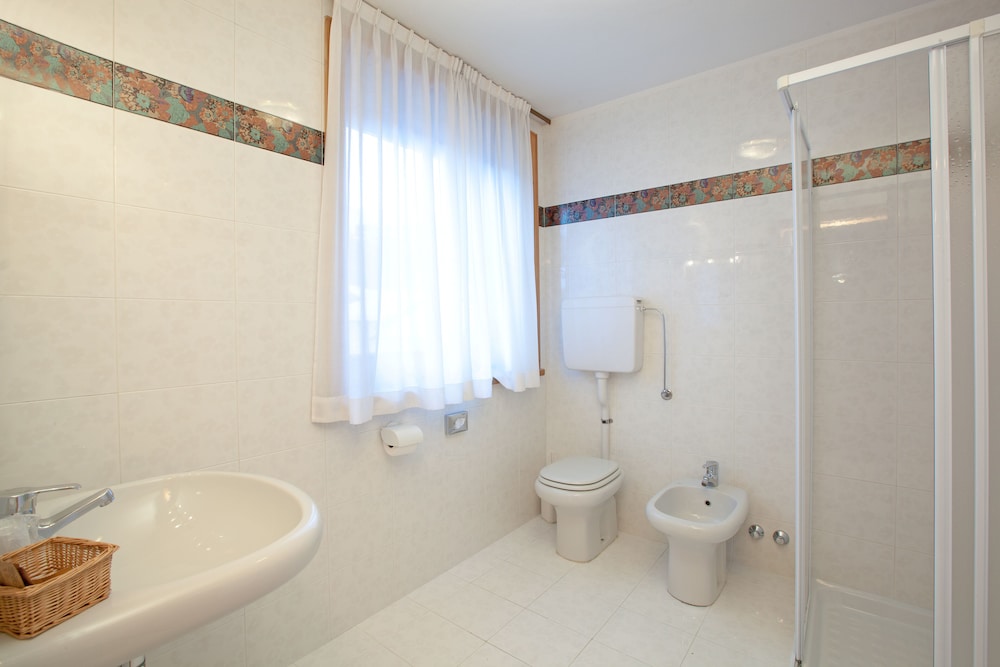 Angelica Hotel 23/64