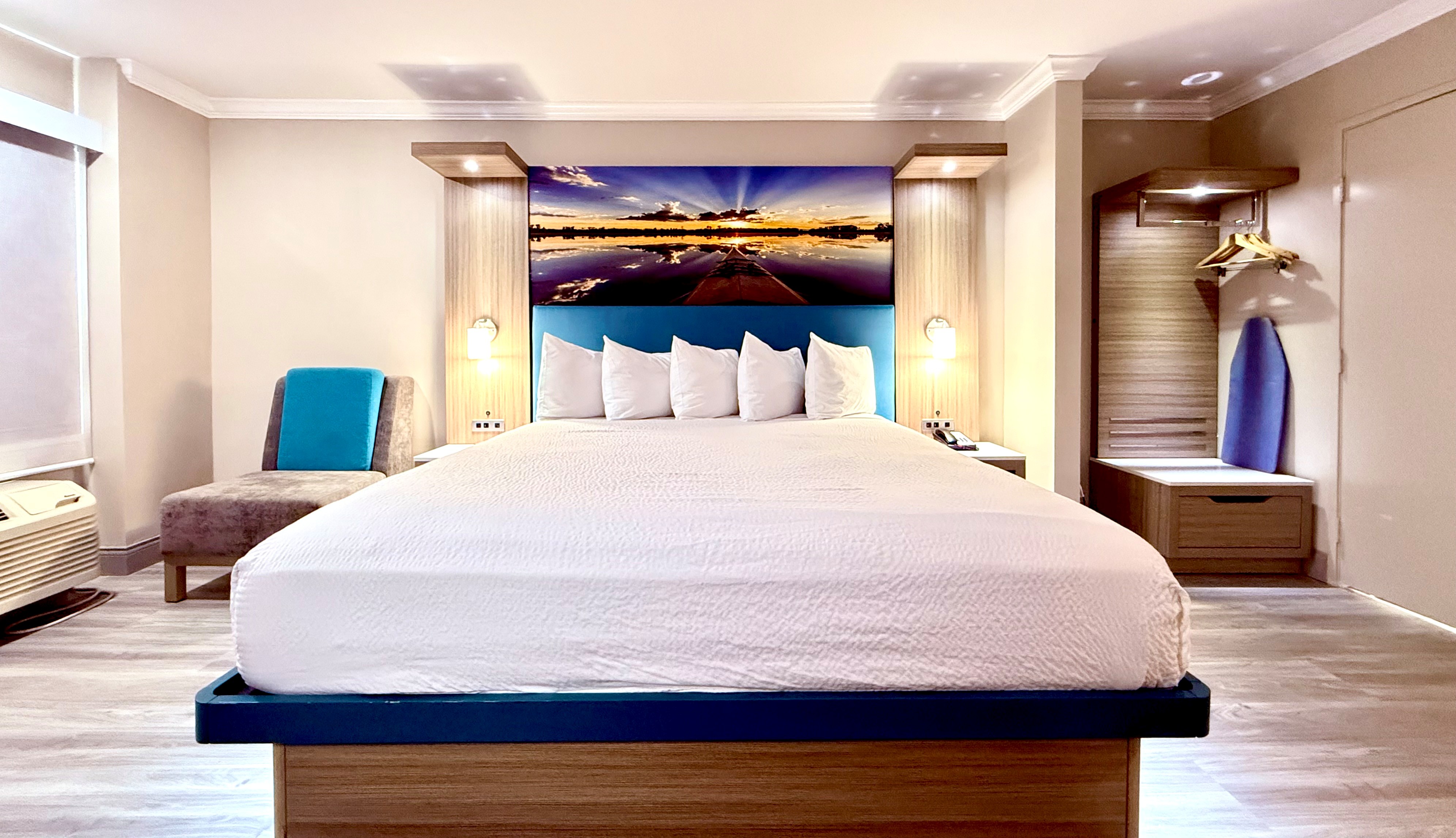 غرفة ديلوكس بسرير كينج للمدخنين، Days Inn By Wyndham Los Angeles Lax Redondo Manhattan Beach 2/7