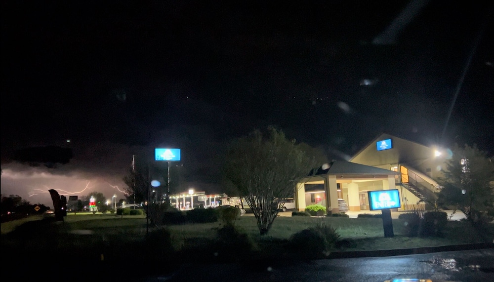 Americas Best Value Inn & Suites Pinckneyville 56/59