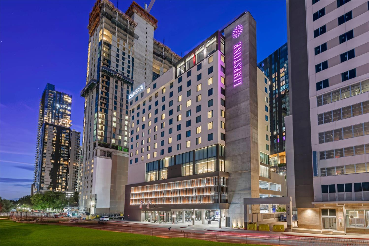 Cambria Hotel Austin Downtown 4/12