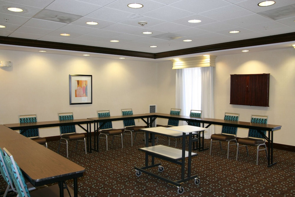 Hampton Inn And Suites Las Vegas Red Rock Summerlin 34/41